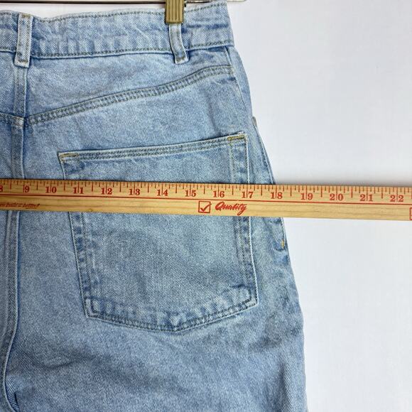 ASOS Tapered High Rise Mom Jeans Womens Light Wash Denim 30x32 - Picture 10 of 12